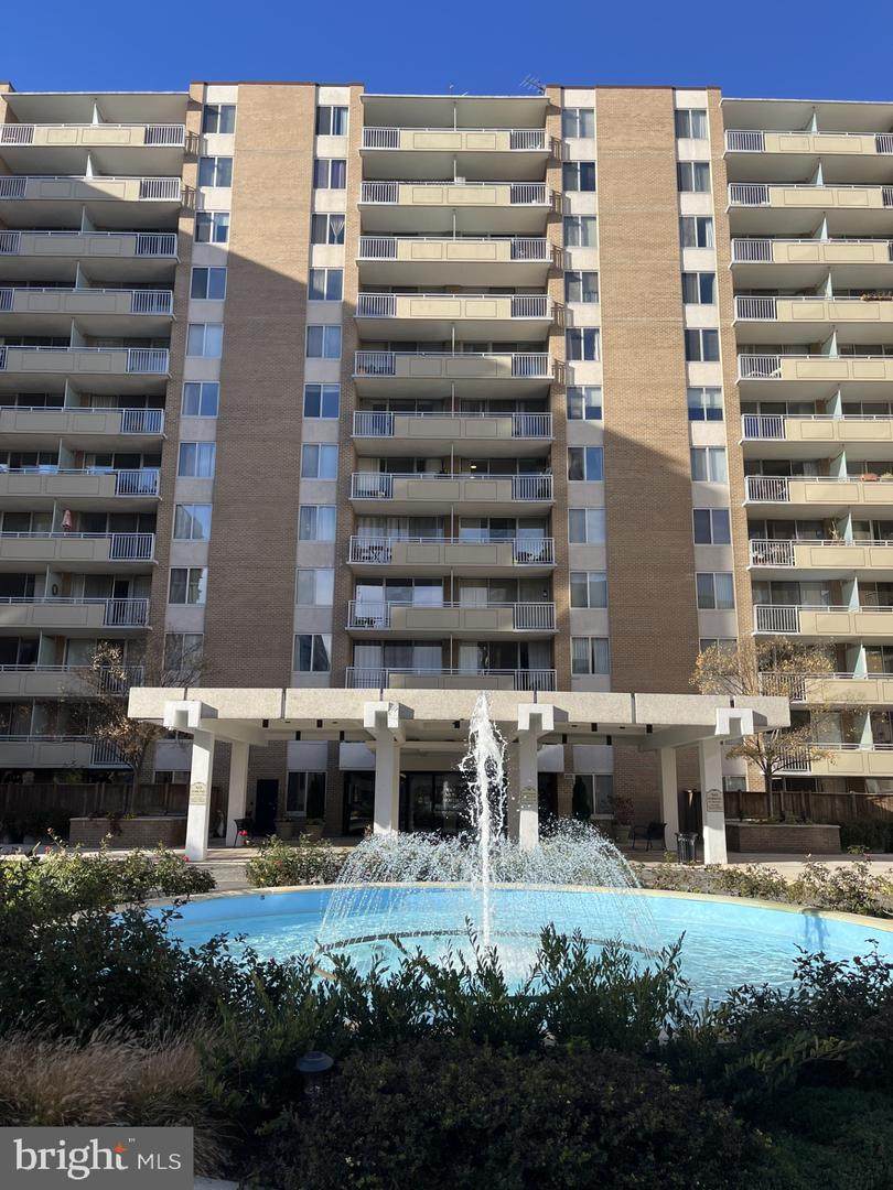 3001 Veazey - Photo 1