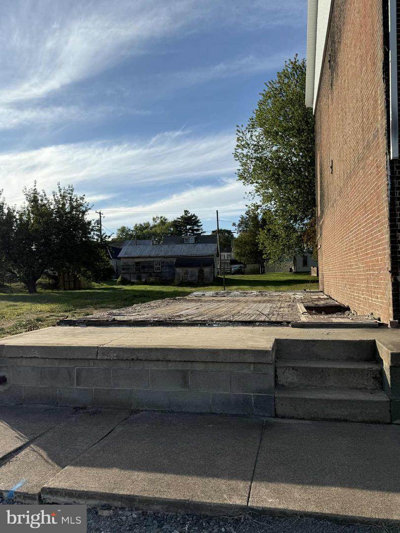 212 Front Street - Photo 1