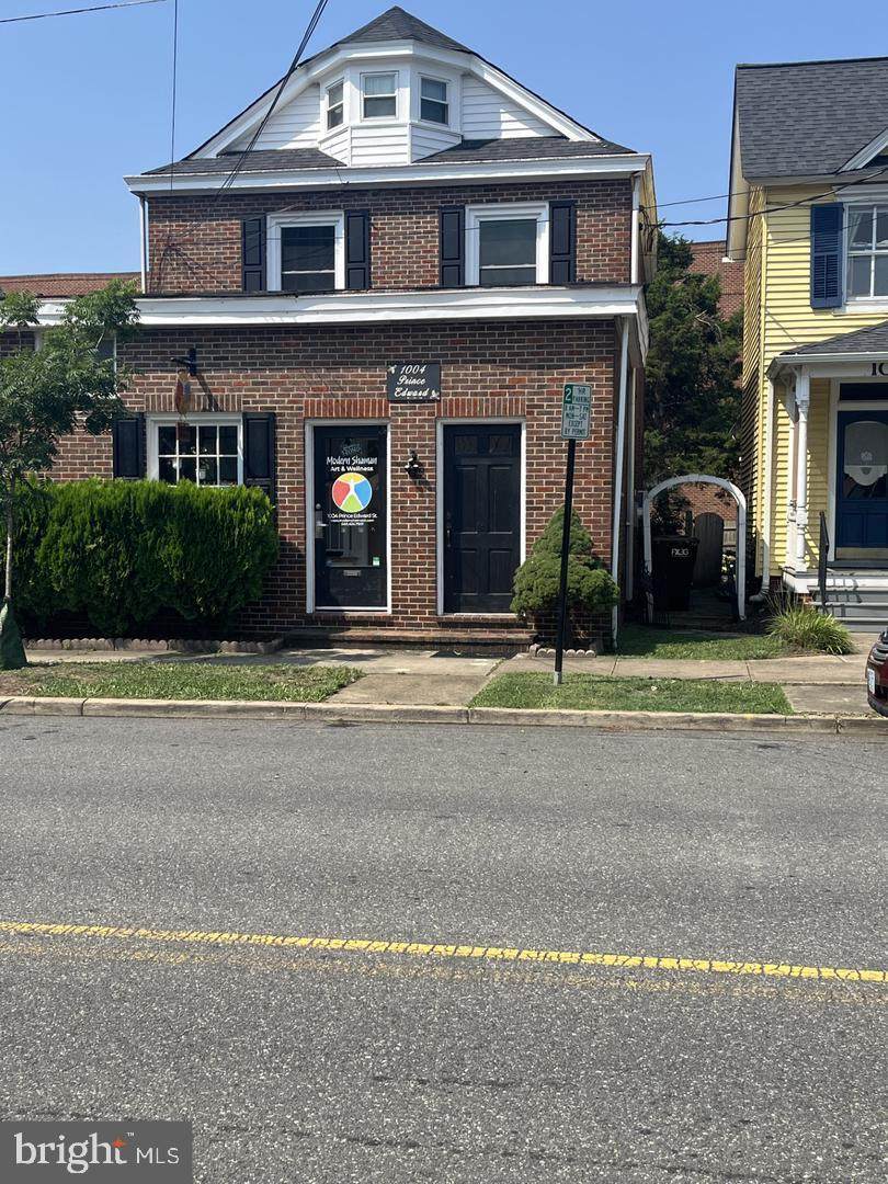 1004 Prince Edward Street - Photo 1