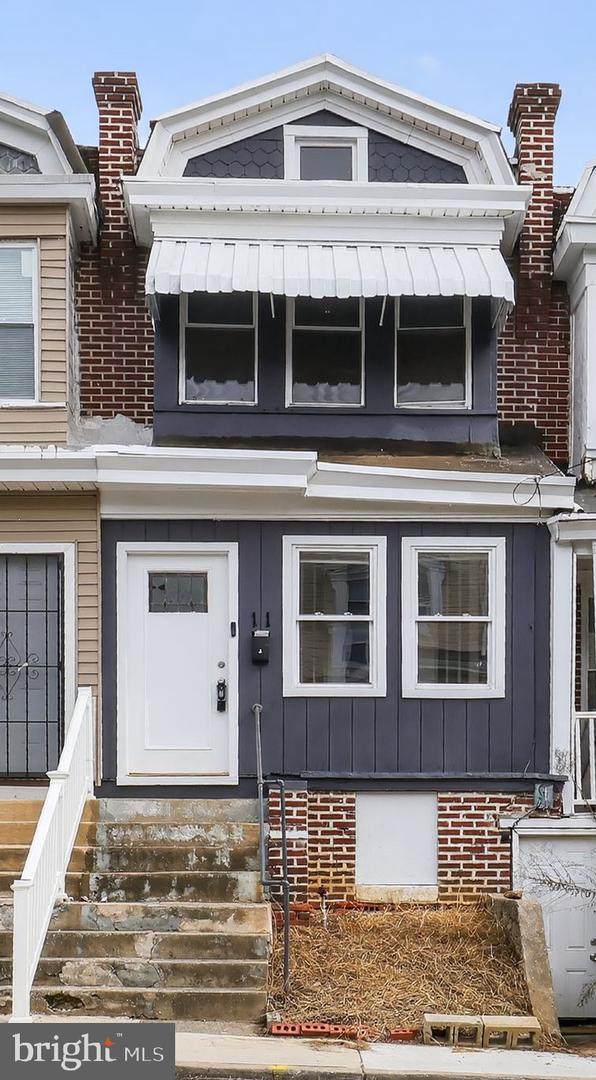 11 24TH Street - Photo 1