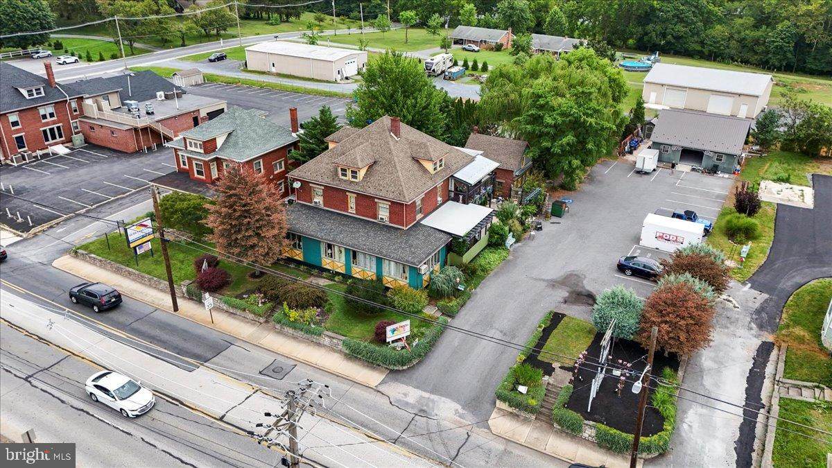 1055 Lincoln Way - Photo 1