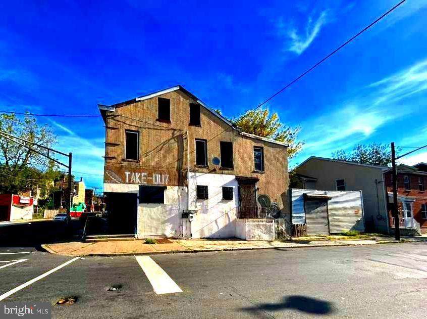 202-204 Calhoun Street - Photo 1