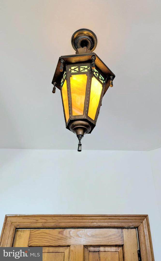 https://bt-photos.global.ssl.fastly.net/brightmls/1280_boomver_2_804209710064-2.jpg