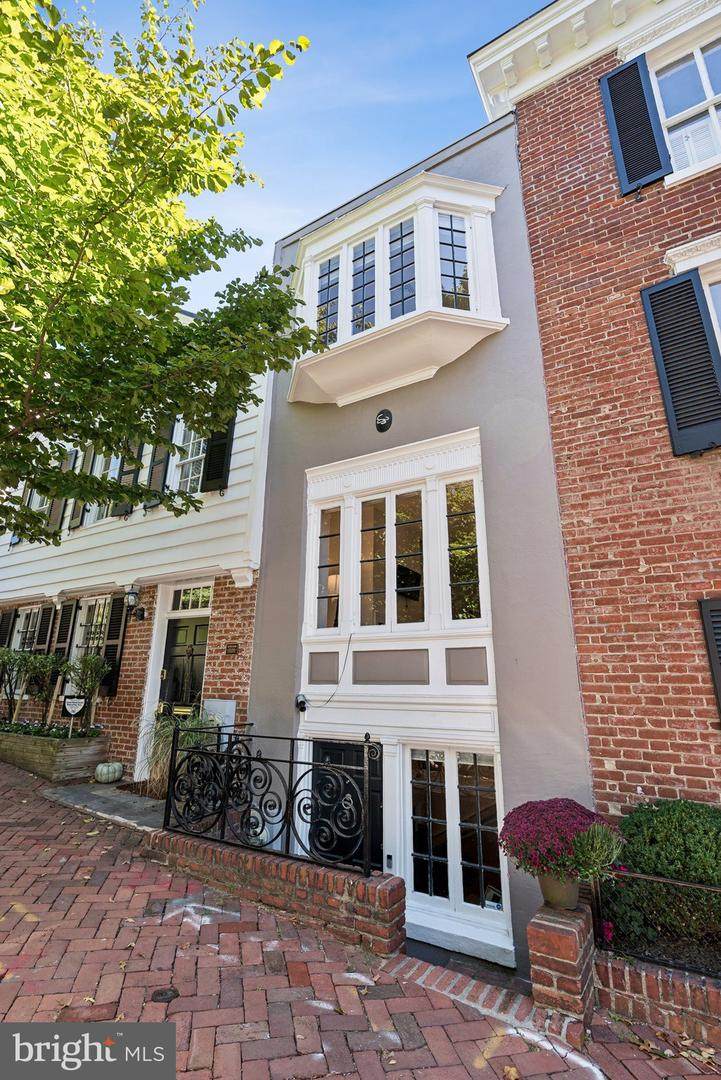 1239 30TH Street - Photo 1