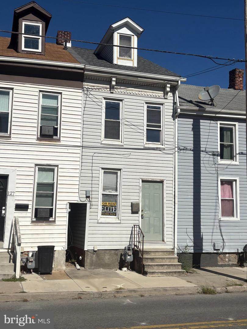 129 Arch Street - Photo 1