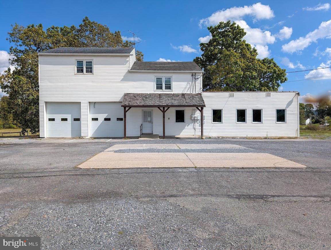 6068 Business 220 - Photo 1