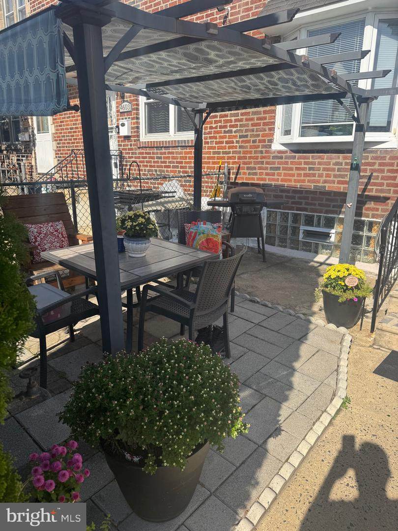 4605 Shelmire Avenue - Photo 1