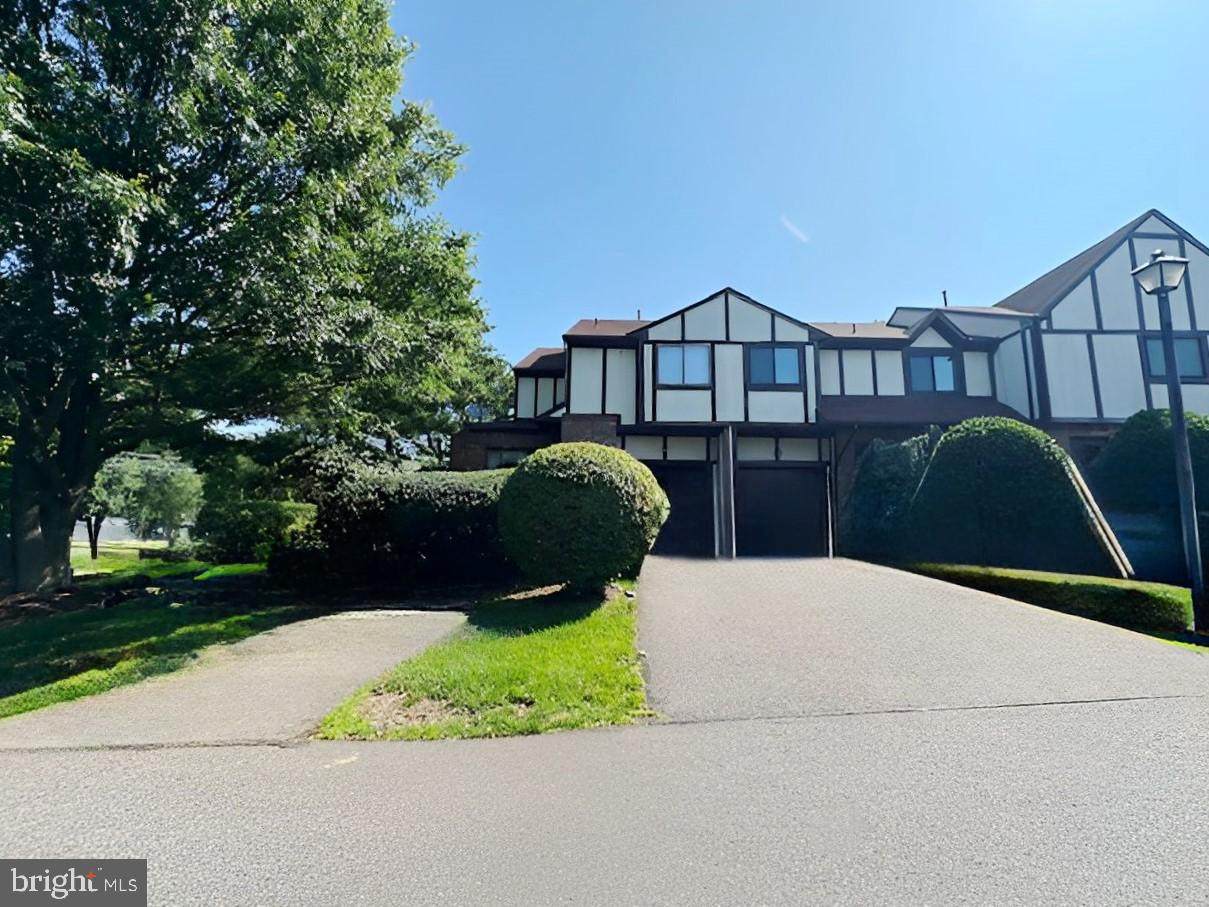 2 Devonshire Court - Photo 1