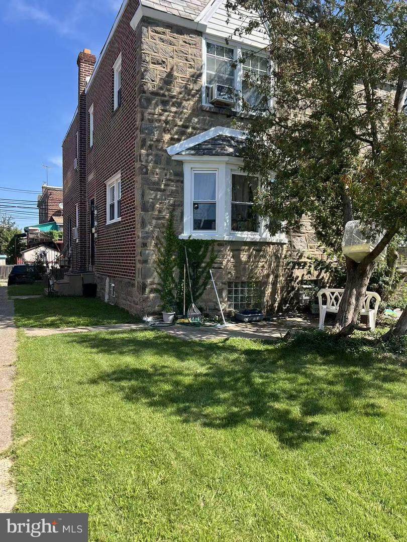 1141 Gilham Street - Photo 1