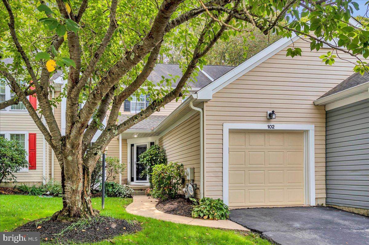 102 Alford Court - Photo 1