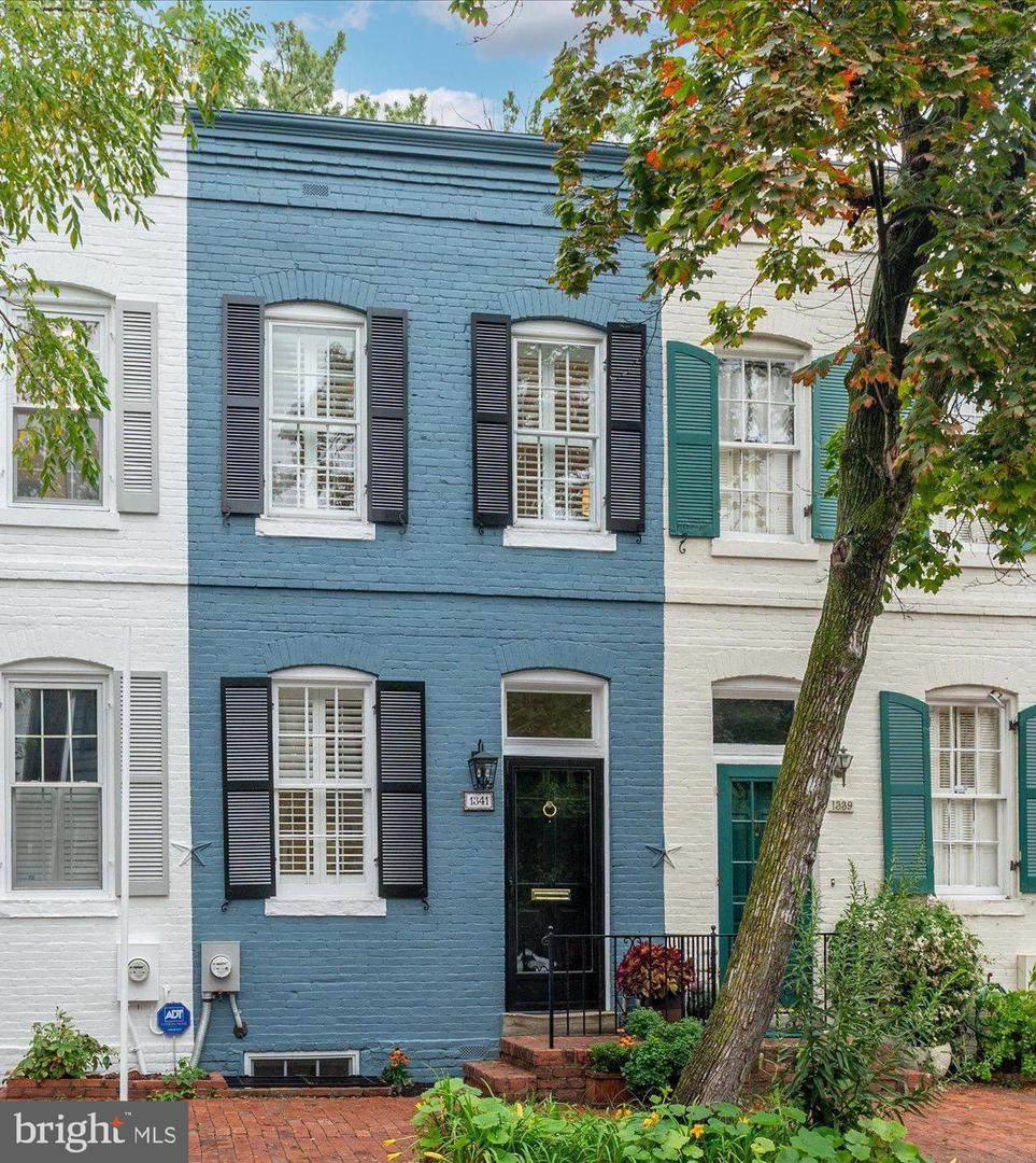 1341 28TH Street - Photo 1