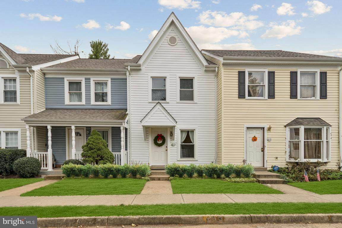 611 Madison Court - Photo 1