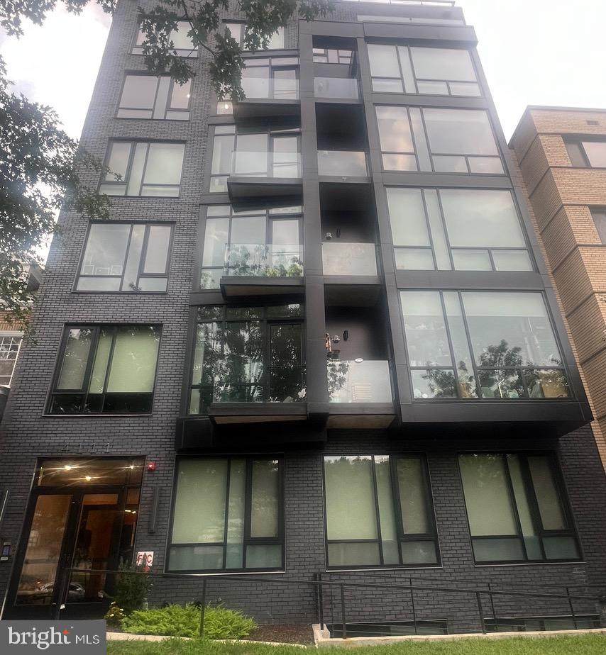 4111 Connecticut - Photo 1