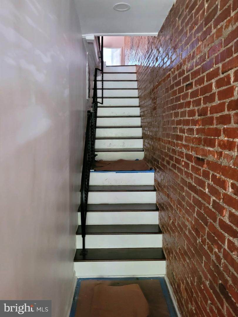 705 52ND Street - Photo 1