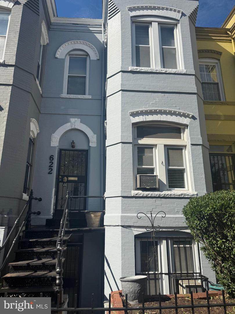 622 11TH Street - Photo 1