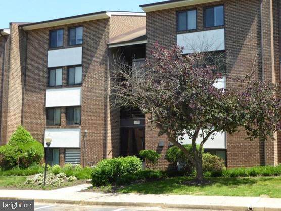 1427 Northgate Square - Photo 1