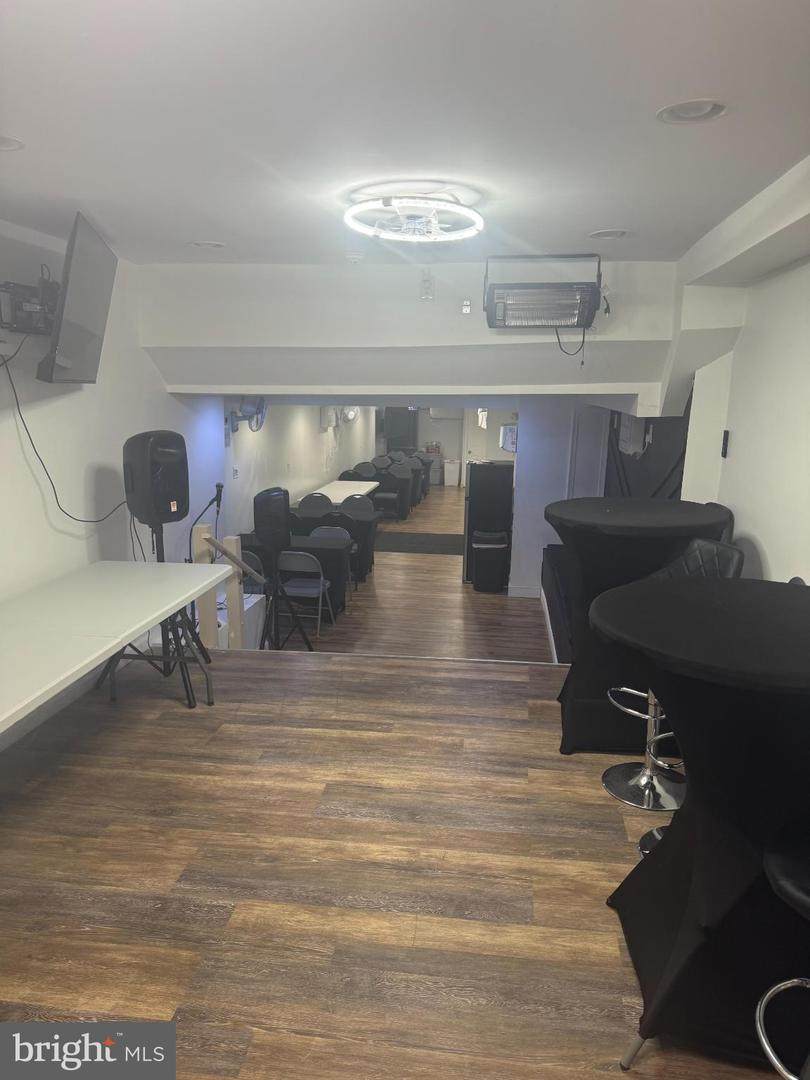 5526 Lansdowne Avenue - Photo 1