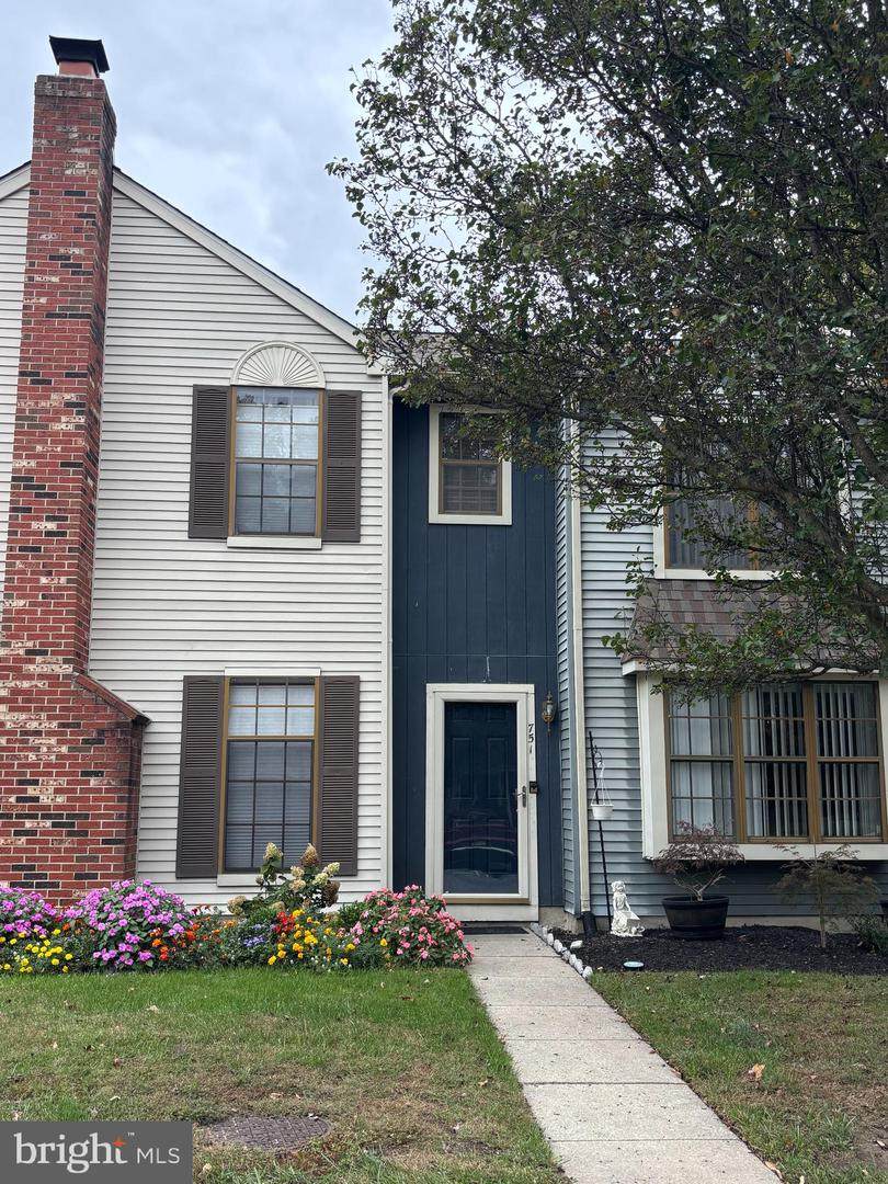 751 Garrison Ct - Photo 1