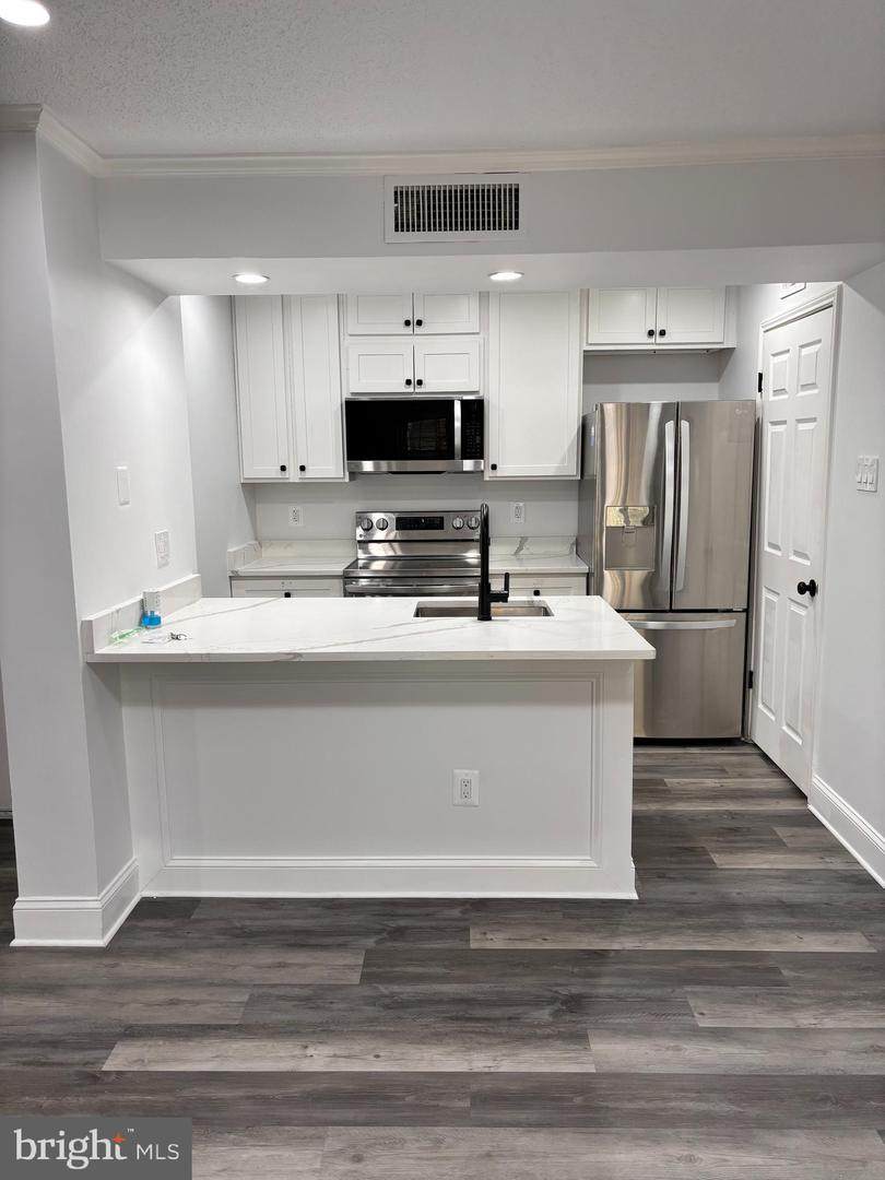 1504 Lincoln Way - Photo 1