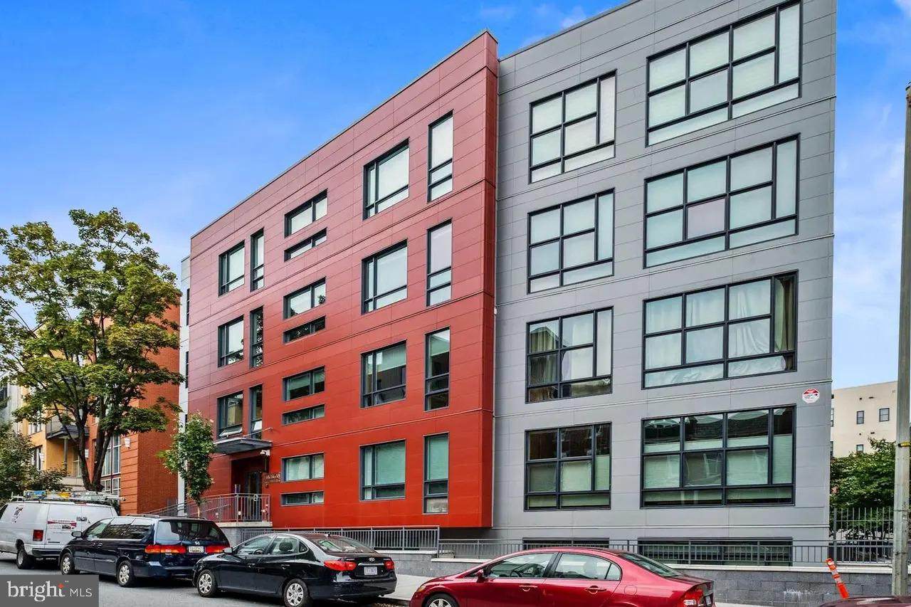 2337 Champlain Street - Photo 1