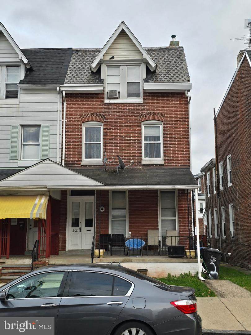 208 Stanbridge Street - Photo 1