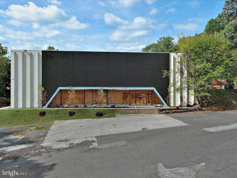 4000 Bridge Street - Photo 1