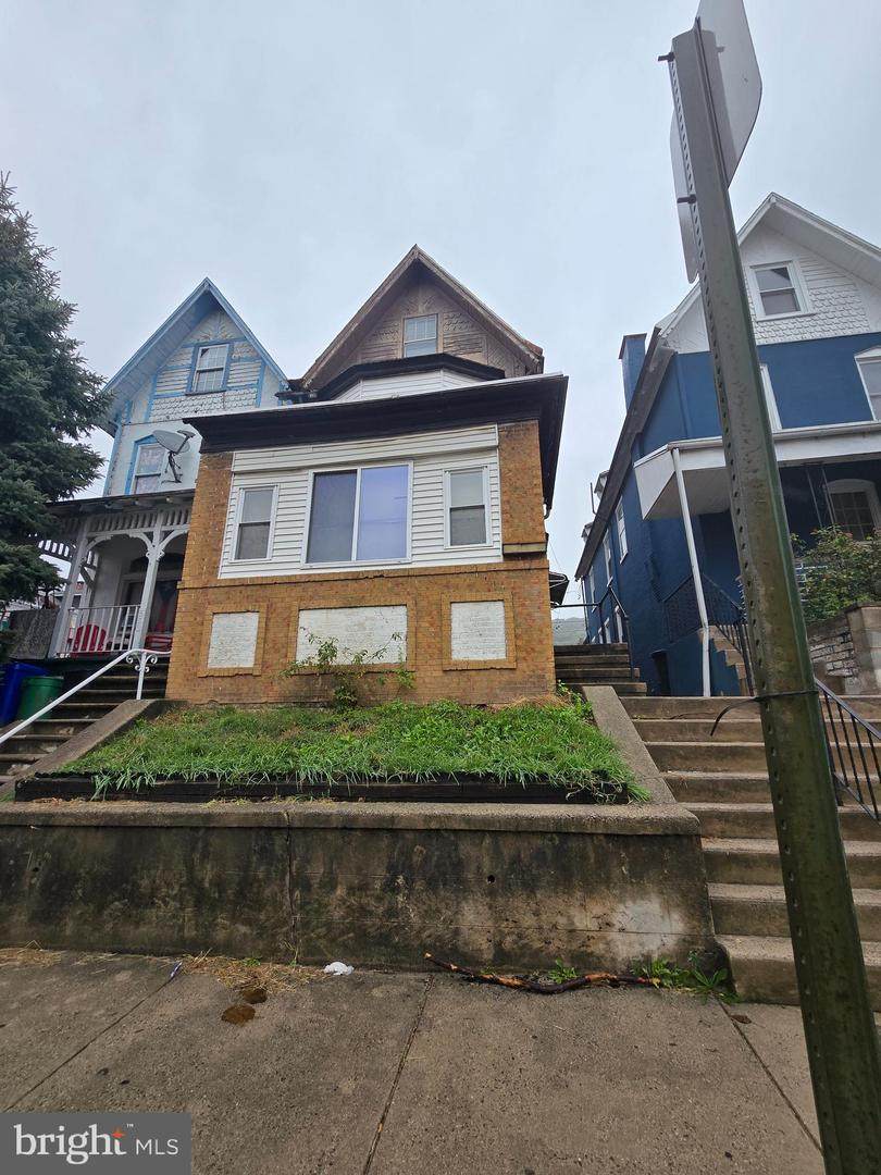 551 11TH Street - Photo 1