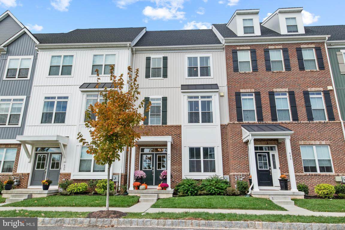 637 Burcham Street - Photo 1