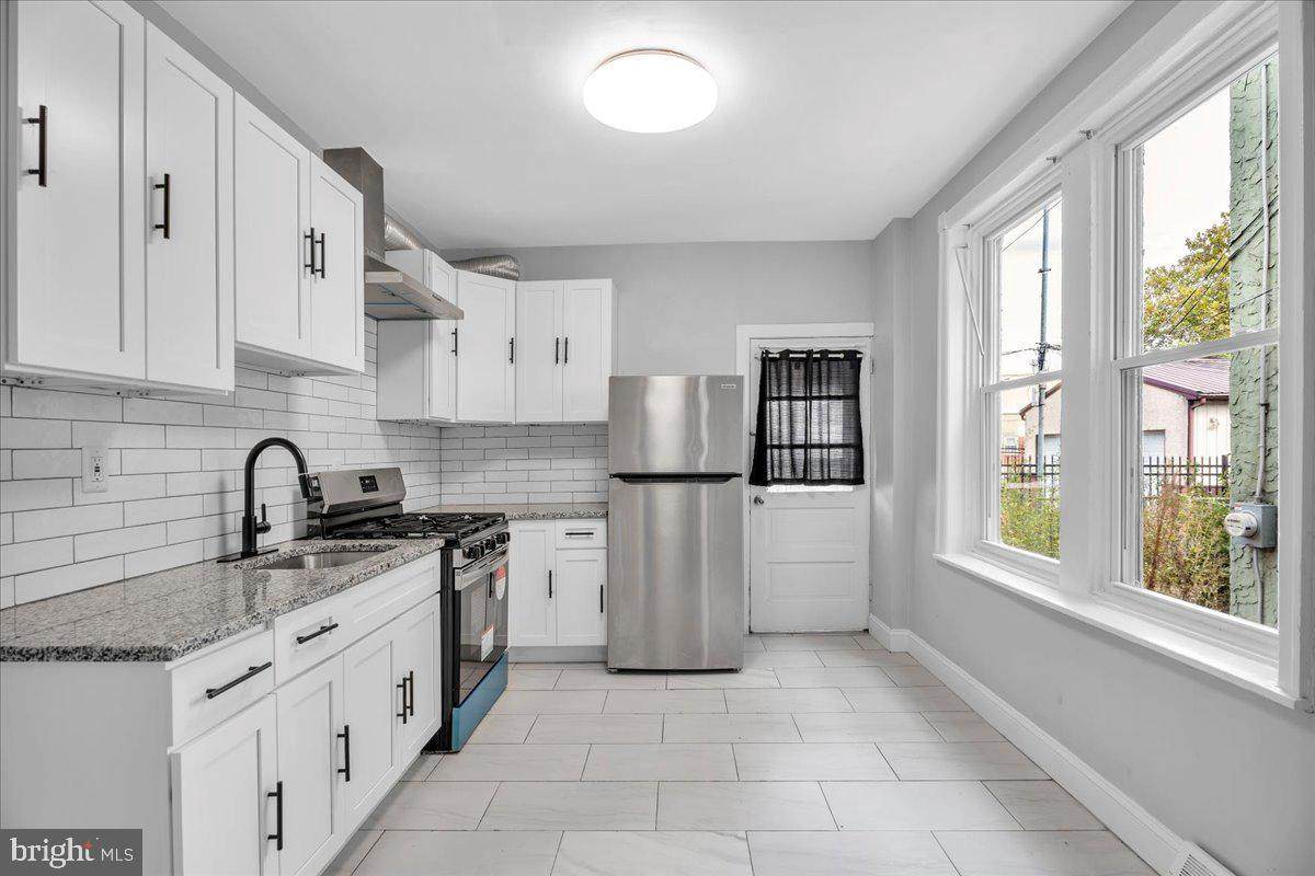 4729 Princeton Avenue - Photo 1