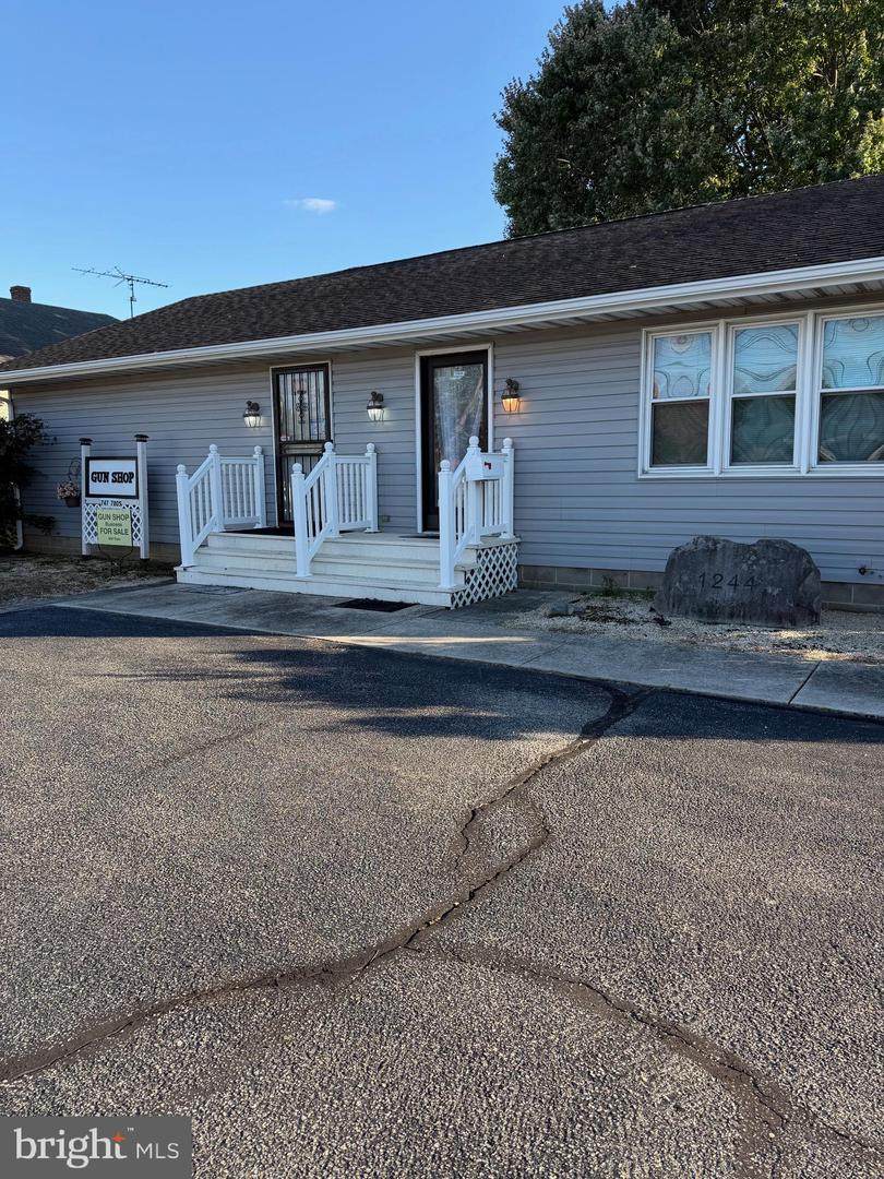 1244 Forrest Avenue - Photo 1
