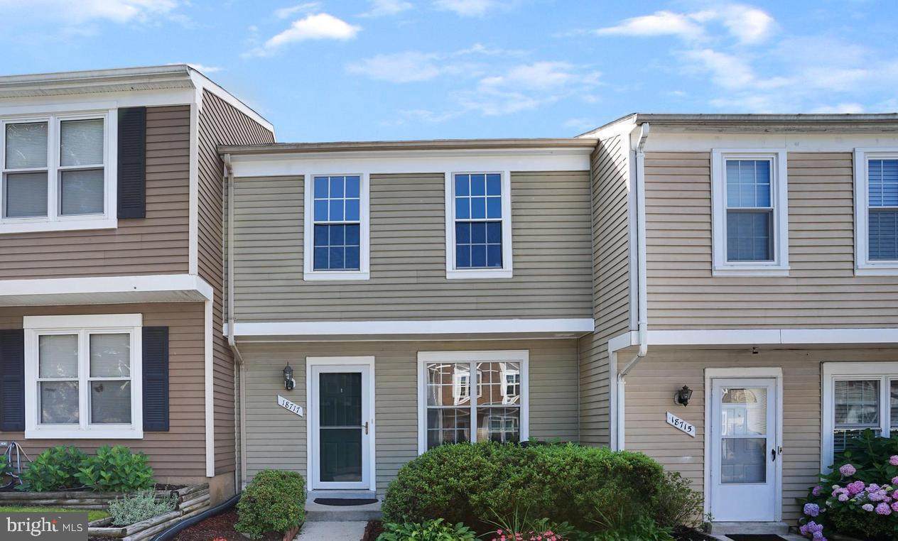 18717 Pikeview Drive - Photo 1