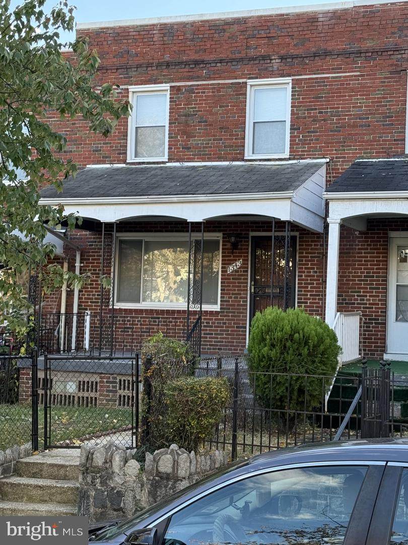 1343 Queen Street - Photo 1