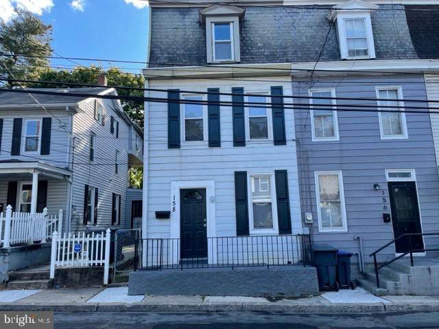 158 Lincoln Street - Photo 1