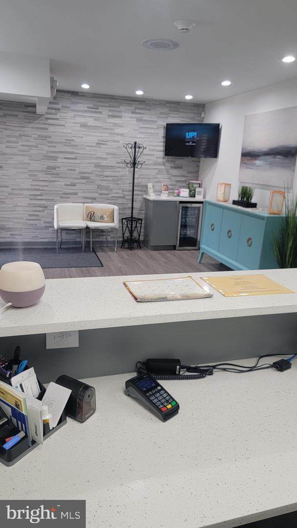 320 Middletown Boulevard - Photo 1