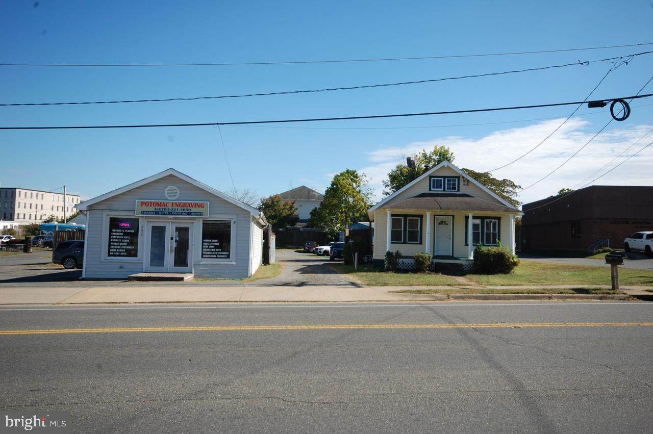 17935-17939 Main Street - Photo 1