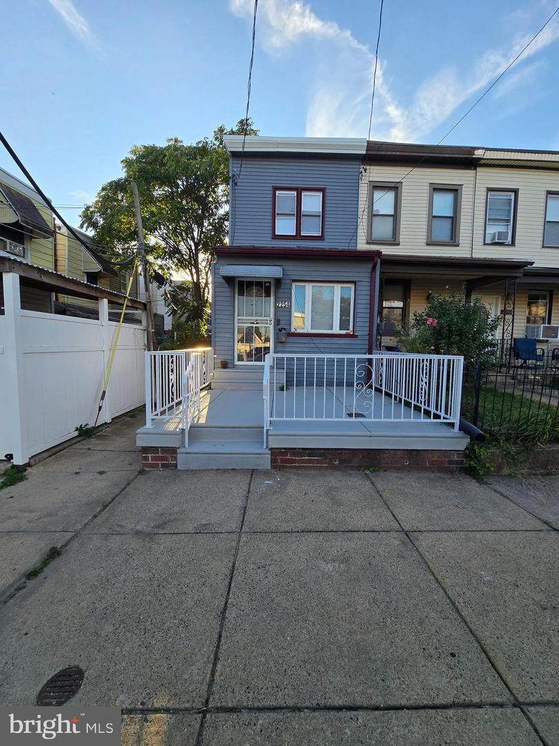 2254 Pratt Street - Photo 1