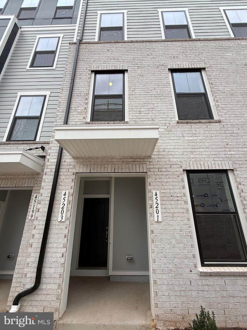 45203 Drowes Terrace - Photo 1