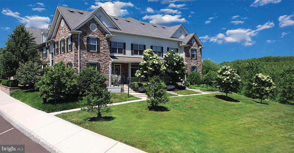 110 Crestwood Court - Photo 1