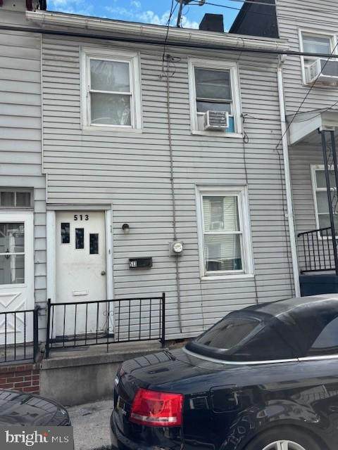 513 Arch Street - Photo 1