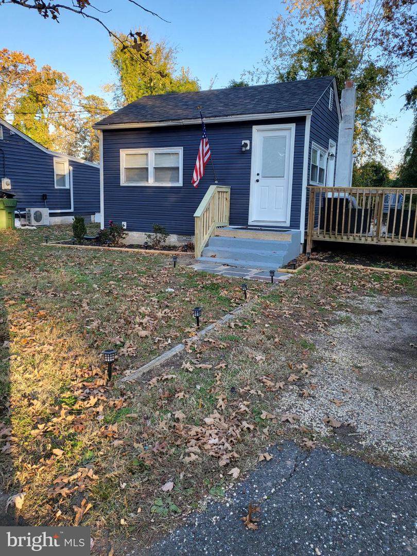 300-302 Fenton Avenue - Photo 1