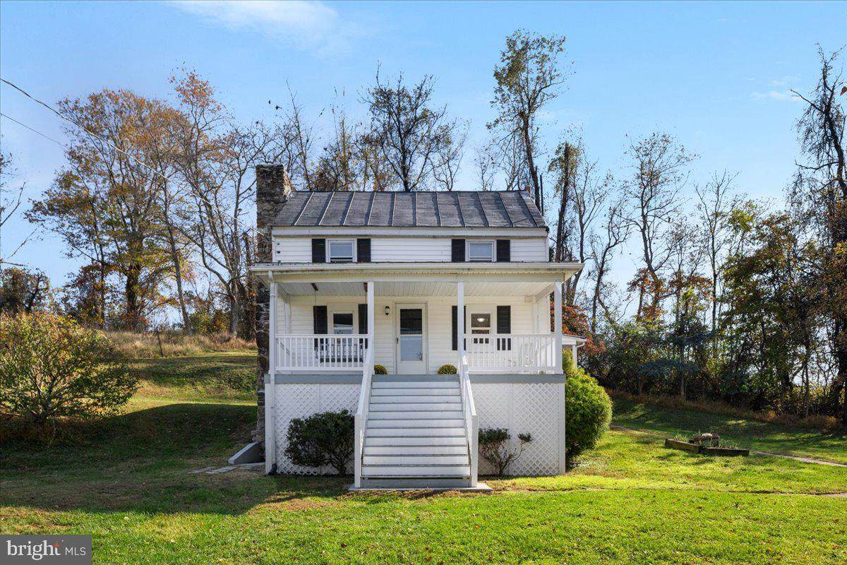 13886 Crest Hill Road - Photo 1