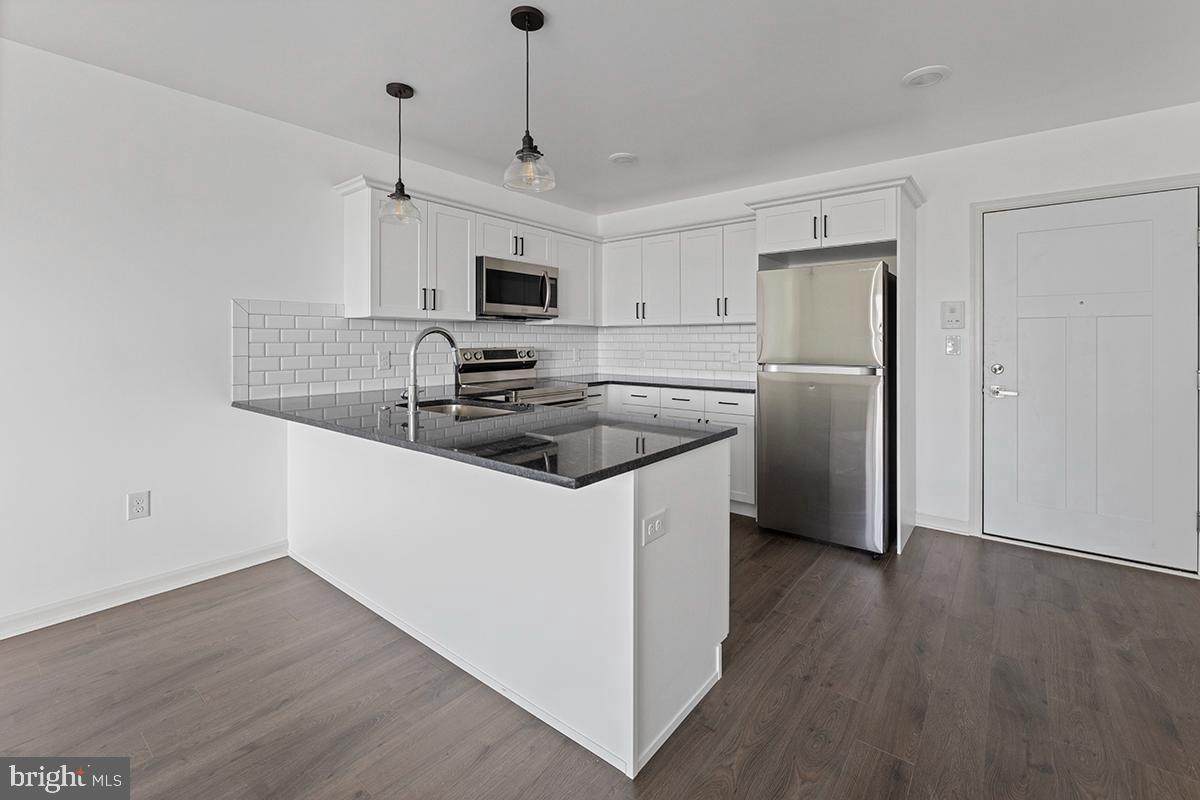 404 Fountain Street - Photo 1