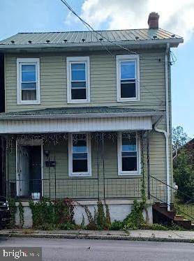 710 7TH Street - Photo 1