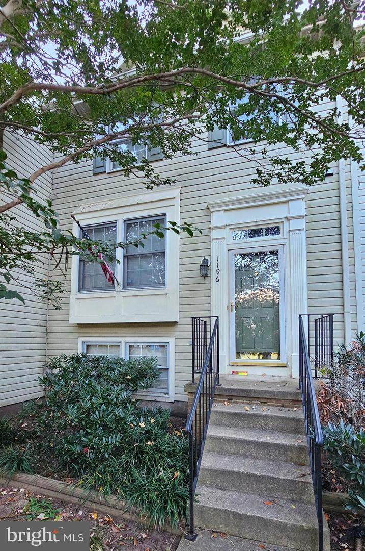 1196 Swanhill Court - Photo 1