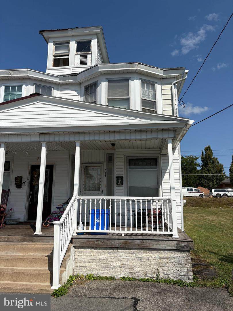 816 Scott Street - Photo 1