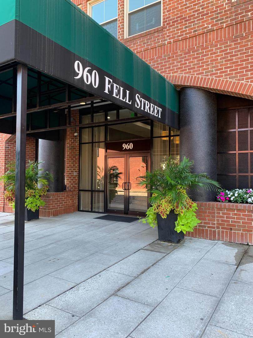 960 Fell Street - Photo 1