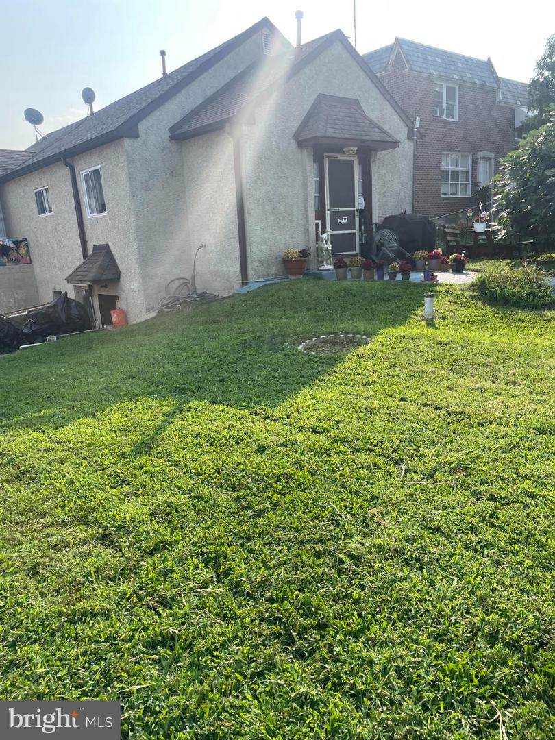 2940 Devereaux Avenue - Photo 1