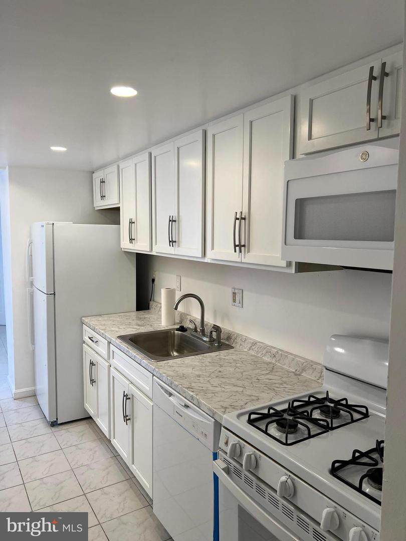 1342 Levis Street - Photo 1