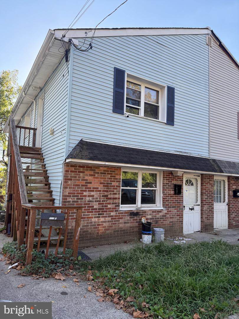 202 Robbins Street - Photo 1