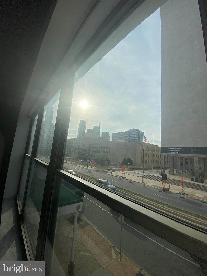 511-19 Broad Street - Photo 1